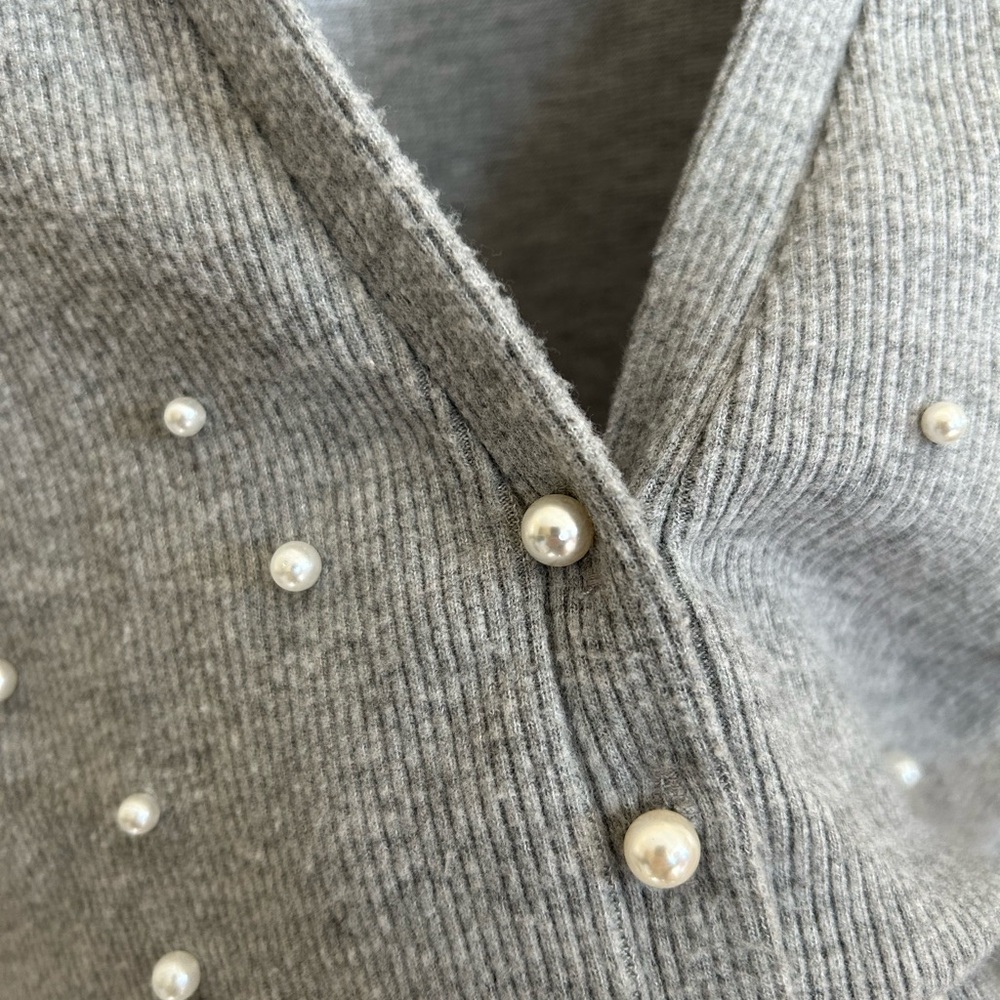 Zara Gray V-Neck Cropped Cardigan Sweater with Pearl Details